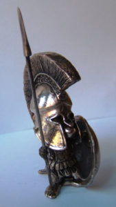 caricatura oplita greco in bronzo massiccio