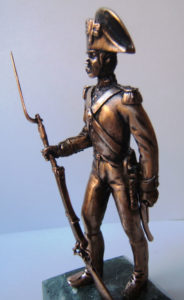 statua carabiniere in riposo del 1812 in bronzo massiccio su base in marmo verde Guatemala