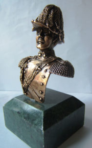 ufficiale dei carabinieri del 1950 in bronzo massiccio su base in marmo verde Guatemala